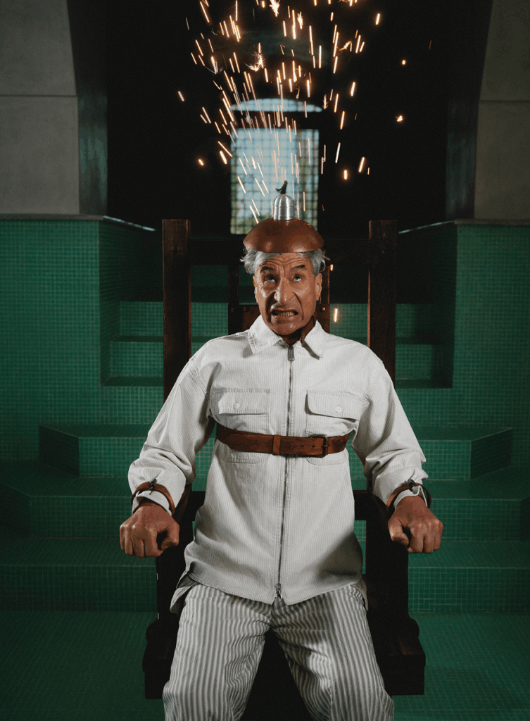 maurizio cattelan
maurizio cattelan artist