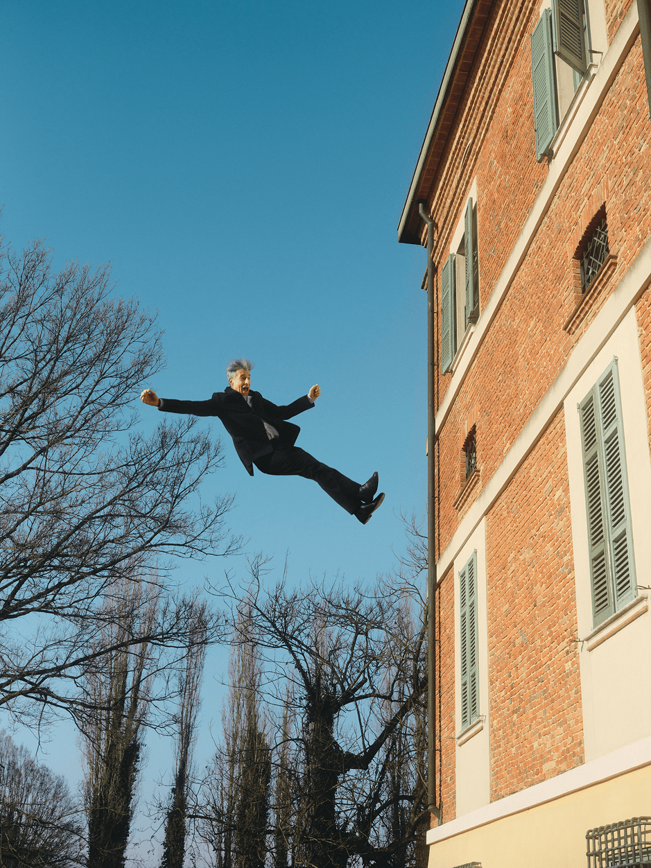 maurizio cattelan
maurizio cattelan artist