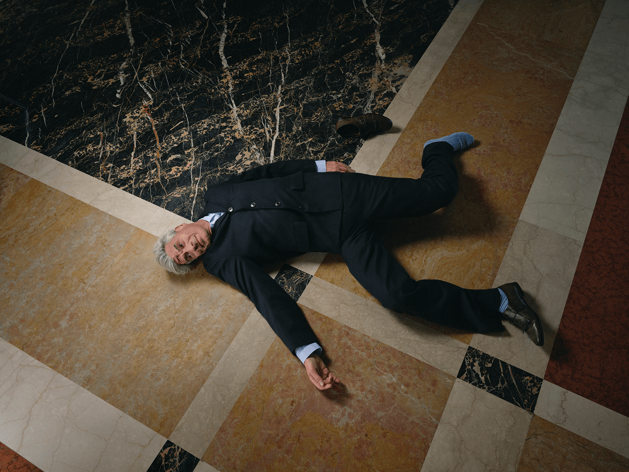 maurizio cattelan
maurizio cattelan artist